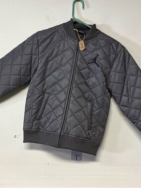 Jordan Kids Quilted Puffer Jacket kids size Large - Black